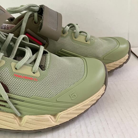 Adidas Women’s Trailcross Clip in Bike Shoes, Quiet Crimson Stealth - Picture 2 of 10